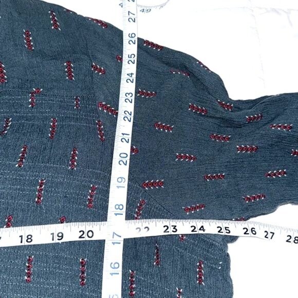 Torrid Womens  4 Blue & Red Peasant Style Blouse W/ Button Front - Picture 6 of 6